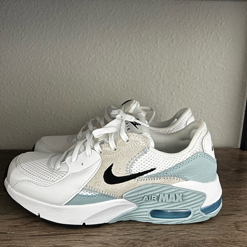 Brand new nike air max